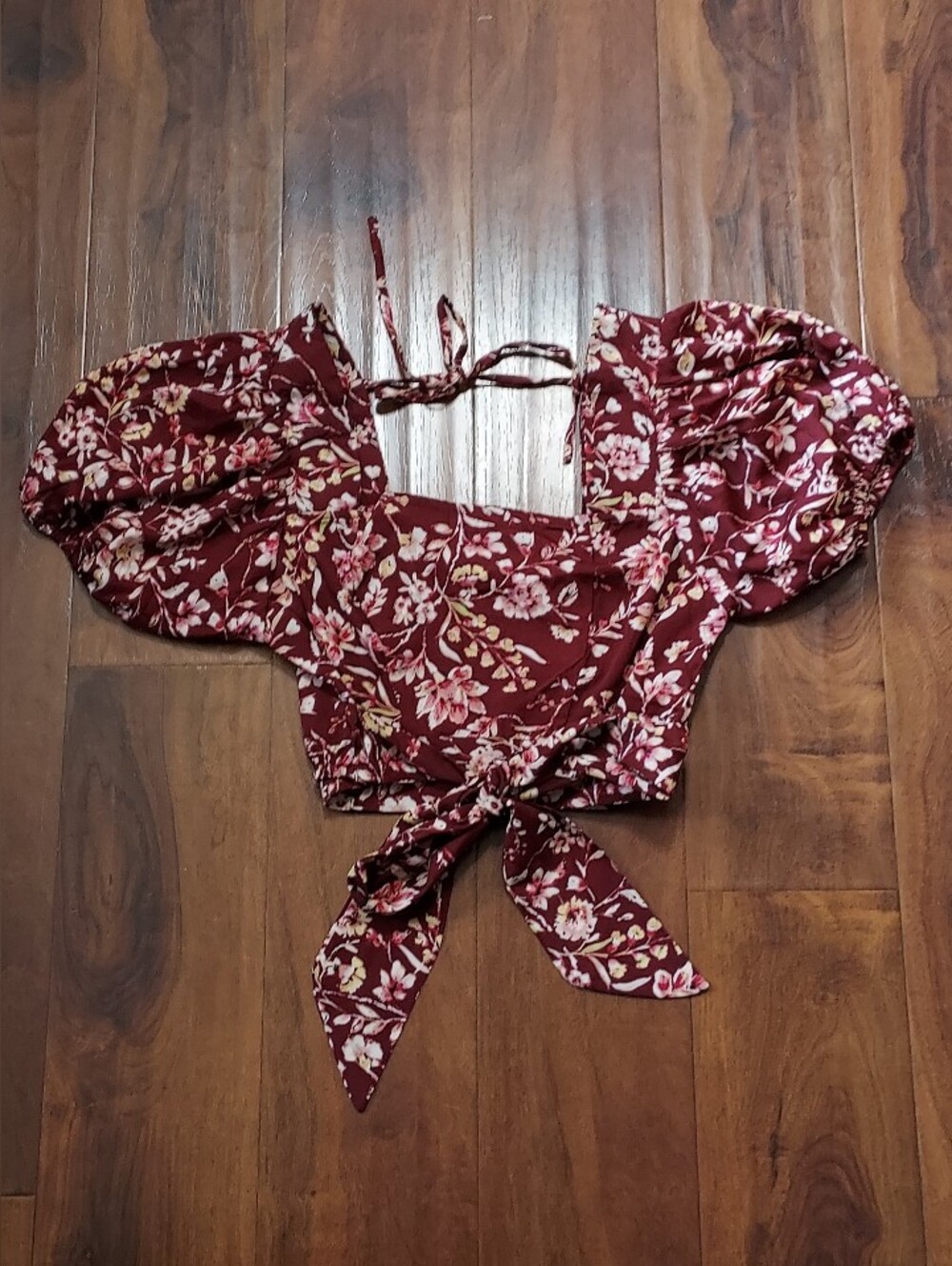 Floral Tie-Front Puff Sleeve Crop Top in Burgundy